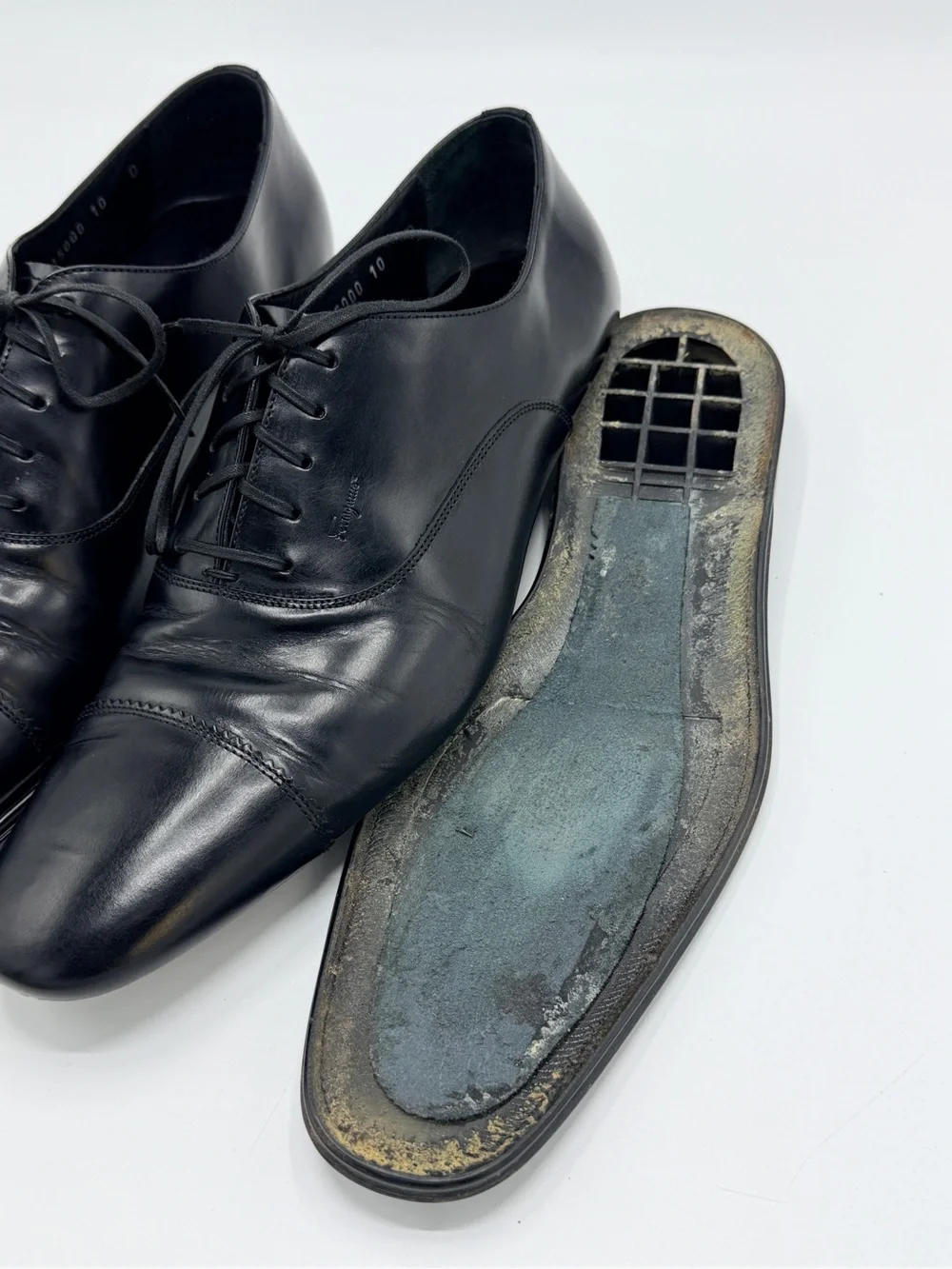 Salvatore Ferragamo Cap Toe Oxfords **READ**